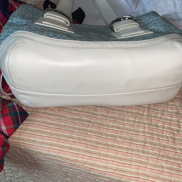 Coach Tote - Picture 10 of 10